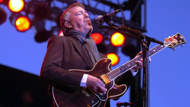 Boz Scaggs on stage