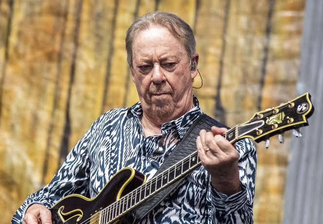 Boz Scaggs live performance